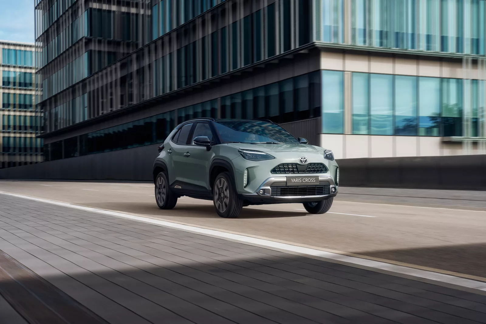 schiefelbein-toyota_yariscross